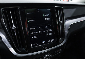 Подержанный автомобиль Volvo V60 Cross Country 2020 года (22 фото)