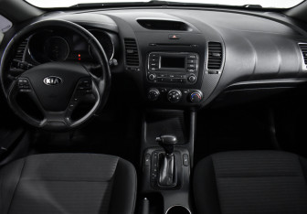 Подержанный автомобиль Kia Cerato Sedan 2013 года (15 фото)