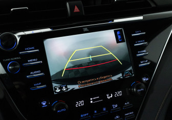 Подержанный автомобиль Toyota Camry Sedan 2019 года (16 фото)