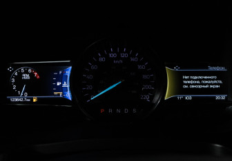 Подержанный автомобиль Ford Explorer 2018 года (12 фото)