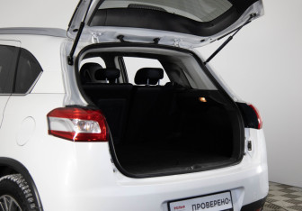 Подержанный автомобиль Peugeot 4008 2012 года (18 фото)