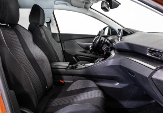 Подержанный автомобиль Peugeot 3008 2017 года (21 фото)