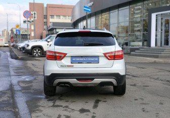 Подержанный автомобиль LADA (ВАЗ) Vesta Wagon 2021 года (5 фото)