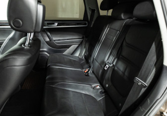 Подержанный автомобиль Volkswagen Touareg 2012 года (10 фото)