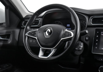 Подержанный автомобиль Renault Arkana 2019 года (13 фото)