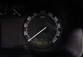 Подержанный автомобиль Skoda Octavia Liftback 2006 года (11 фото)