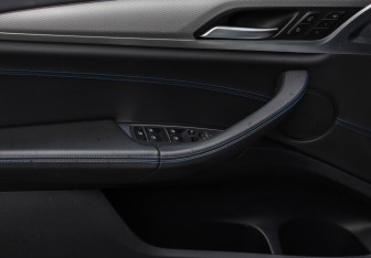 Подержанный автомобиль BMW X4 2018 года (22 фото)