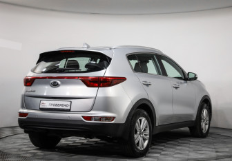 Подержанный автомобиль Kia Sportage 2017 года (5 фото)