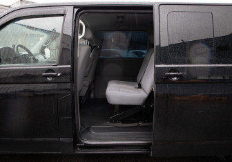 Подержанный автомобиль Volkswagen Caravelle 2008 года (22 фото)