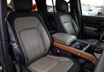 Подержанный автомобиль Land Rover Defender Suv 2021 года (27 фото)