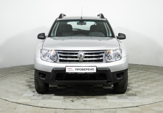 Подержанный автомобиль Renault Duster 2013 года (2 фото)