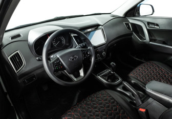 Подержанный автомобиль Hyundai Creta 2017 года (11 фото)