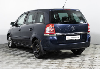 Подержанный автомобиль Opel Zafira Compactvan 2010 года (7 фото)