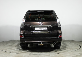 Подержанный автомобиль Lexus GX 2015 года (6 фото)