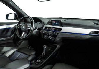 Подержанный автомобиль BMW X1 2019 года (9 фото)