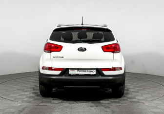 Подержанный автомобиль Kia Sportage 2015 года (6 фото)