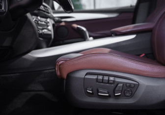 Подержанный автомобиль BMW X5 2016 года (29 фото)