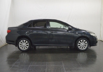 Подержанный автомобиль Toyota Corolla Sedan 2008 года (4 фото)