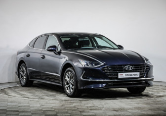 Подержанный автомобиль Hyundai Sonata 2021 года (3 фото)