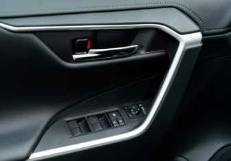 Новый Toyota RAV4 2025 (11 фото)