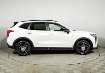 Подержанный автомобиль Haval Jolion 2024 года (4 фото)