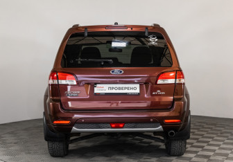Подержанный автомобиль Ford Escape 2008 года (6 фото)