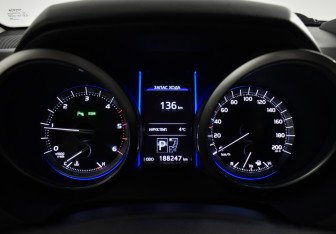 Подержанный автомобиль Toyota Land Cruiser Prado 2015 года (22 фото)