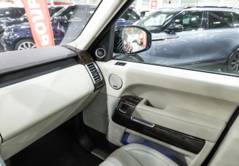 Подержанный автомобиль Land Rover Range Rover 2014 года (31 фото)
