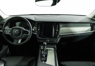 Подержанный автомобиль Volvo S90 2020 года (13 фото)