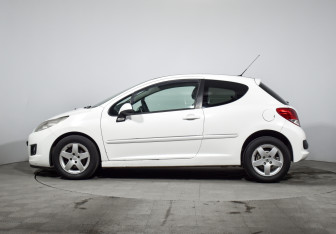 Подержанный автомобиль Peugeot 207 Hatchback 2010 года (8 фото)