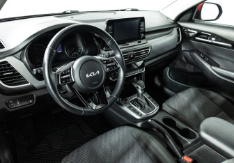 Подержанный автомобиль Kia Seltos 2022 года (12 фото)