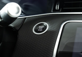 Подержанный автомобиль Land Rover Range Rover Evoque 2019 года (18 фото)