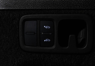 Подержанный автомобиль Audi Q7 2015 года (31 фото)