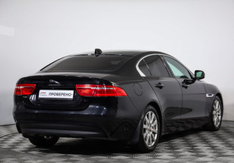 Подержанный автомобиль Jaguar XE 2016 года (5 фото)