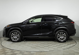 Подержанный автомобиль Lexus NX 2017 года (8 фото)