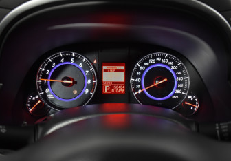 Подержанный автомобиль Infiniti FX 2008 года (14 фото)