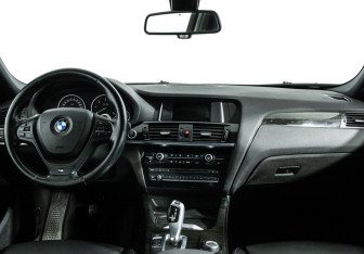 Подержанный автомобиль BMW X4 2015 года (13 фото)