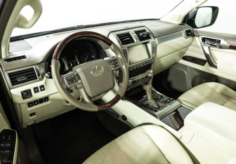 Подержанный автомобиль Lexus GX 2015 года (11 фото)