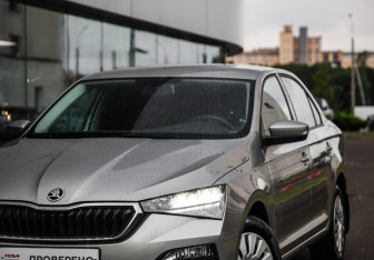 Подержанный автомобиль Skoda Rapid Liftback 2020 года (2 фото)