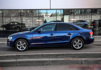 Подержанный автомобиль Audi A4 Sedan 2015 года (8 фото)
