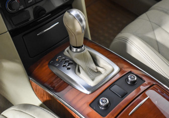 Подержанный автомобиль Infiniti QX70 2014 года (11 фото)