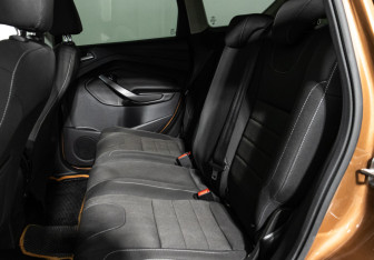 Подержанный автомобиль Ford Kuga 2016 года (10 фото)