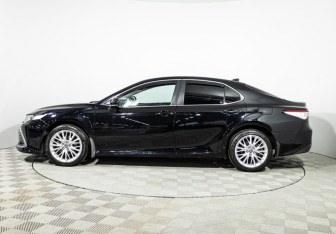 Подержанный автомобиль Toyota Camry Sedan 2021 года (8 фото)