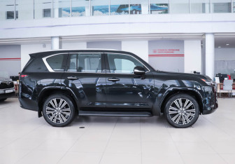 Новый Lexus LX 2023 (11 фото)