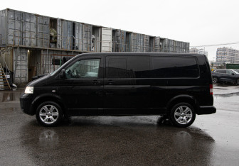 Подержанный автомобиль Volkswagen Caravelle 2008 года (3 фото)