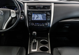 Подержанный автомобиль Nissan Teana 2014 года (16 фото)