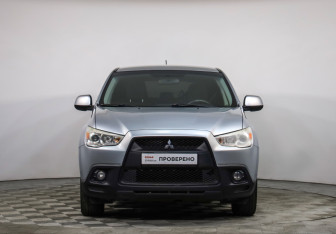 Подержанный автомобиль Mitsubishi ASX 2012 года (2 фото)
