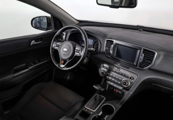 Подержанный автомобиль Kia Sportage 2016 года (9 фото)