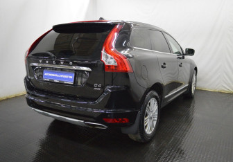 Подержанный автомобиль Volvo XC60 2015 года (5 фото)