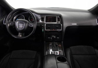 Подержанный автомобиль Audi Q7 2008 года (9 фото)